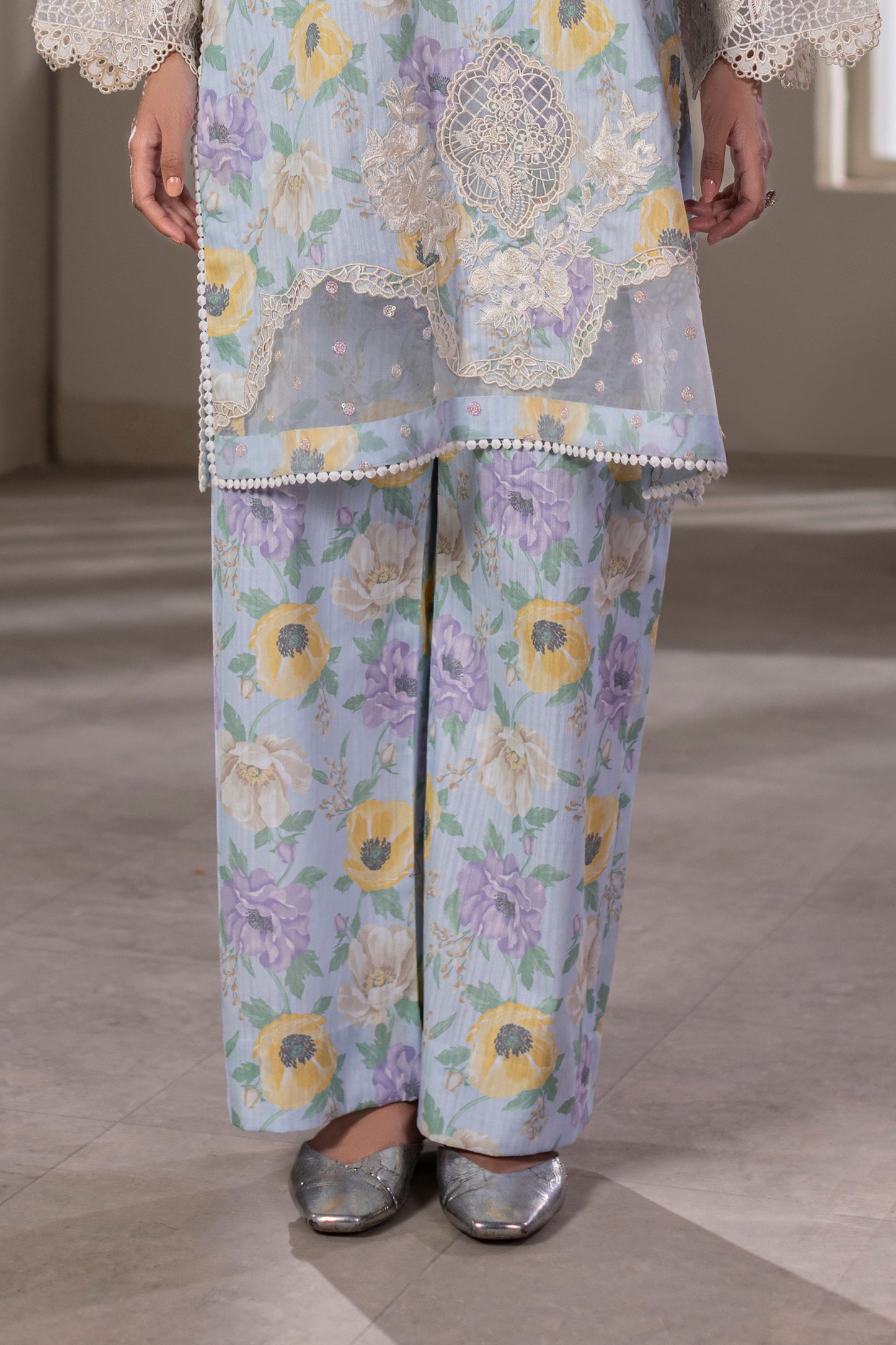 Cream White Embroidered Cotton Suit – view 5