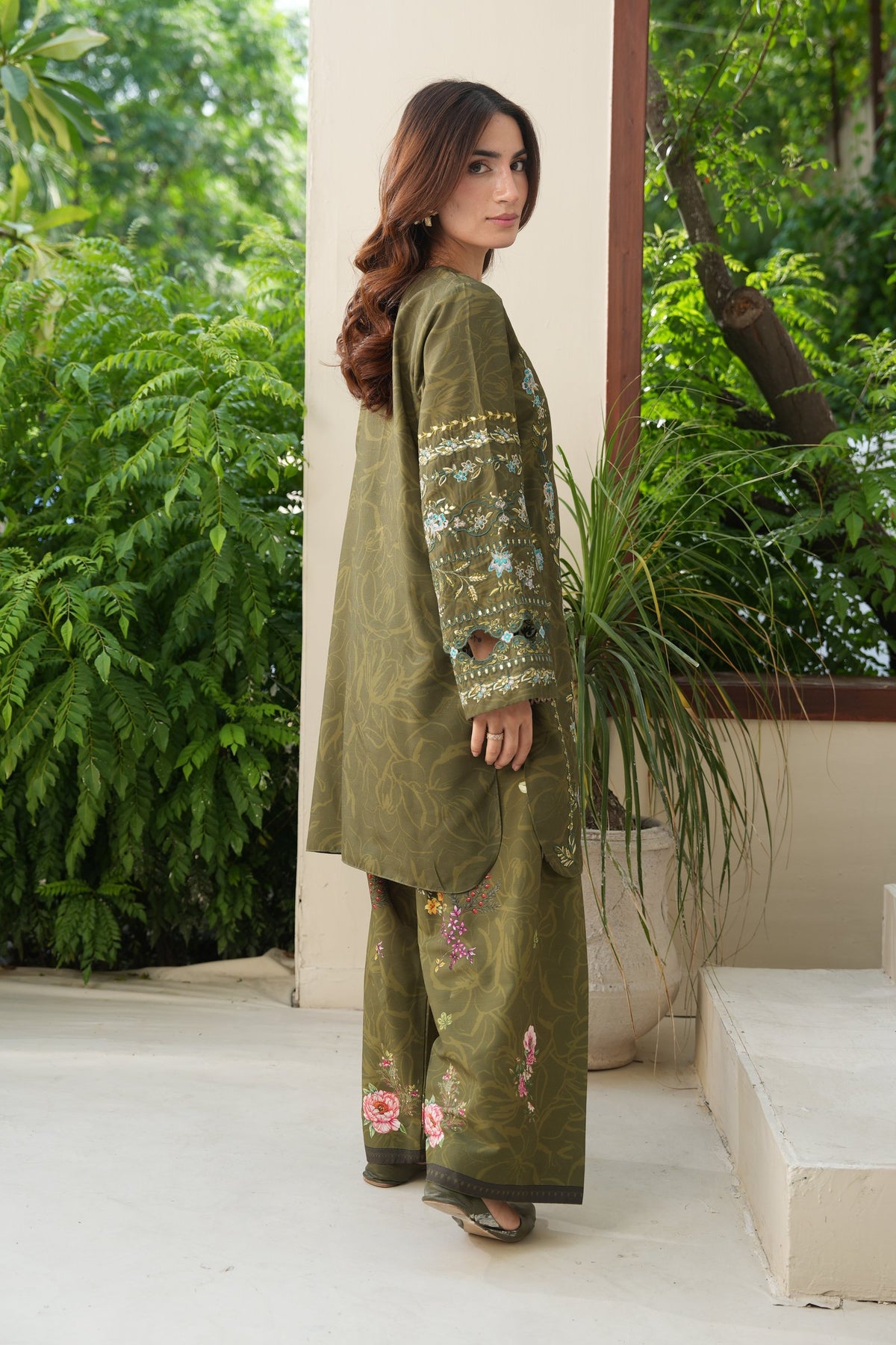 Sage Hour Embroidered Dull Raw Silk Co-ord Set – view 3