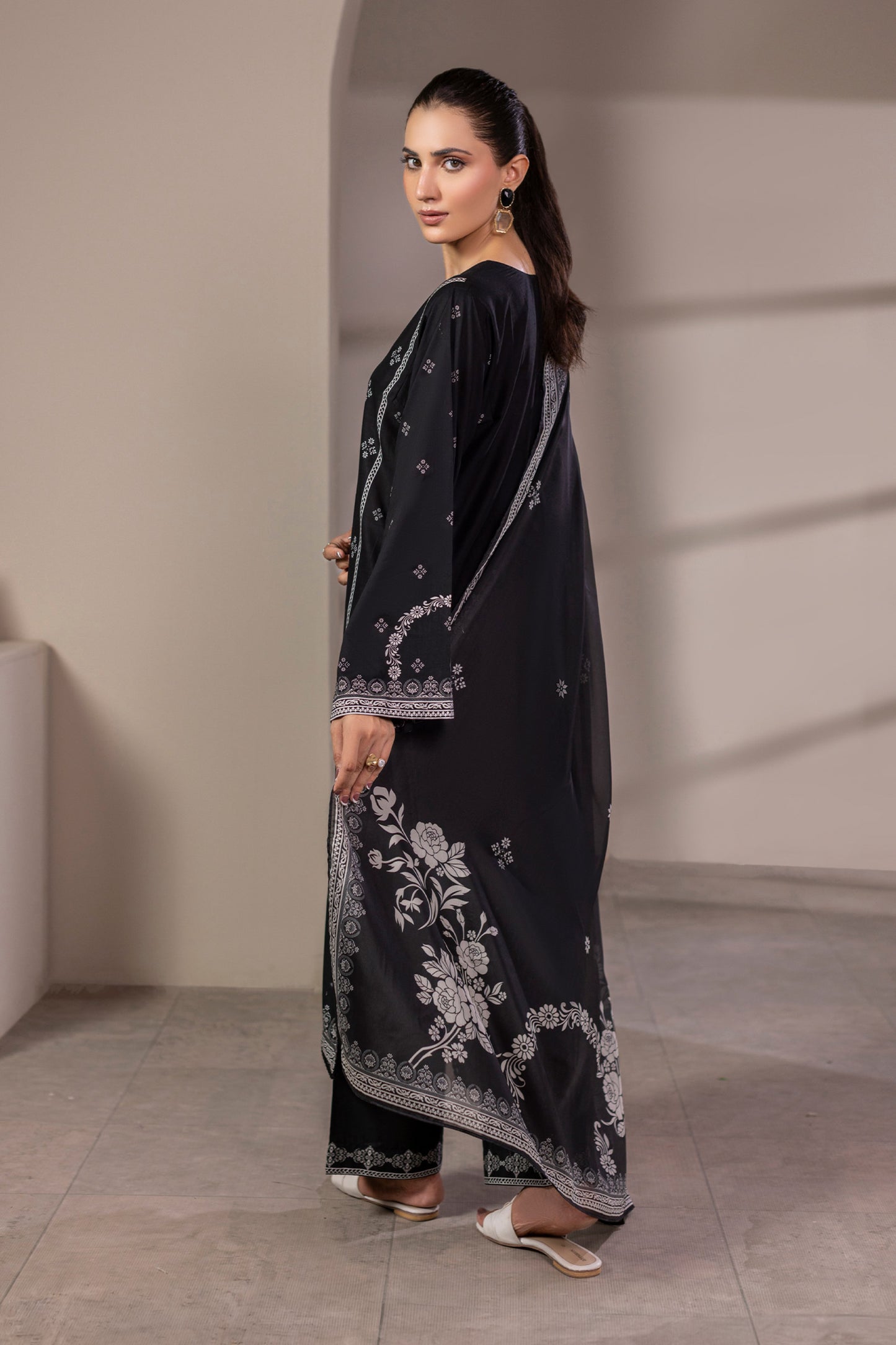 Black Embroidered Cotton Suit 01 – view 2