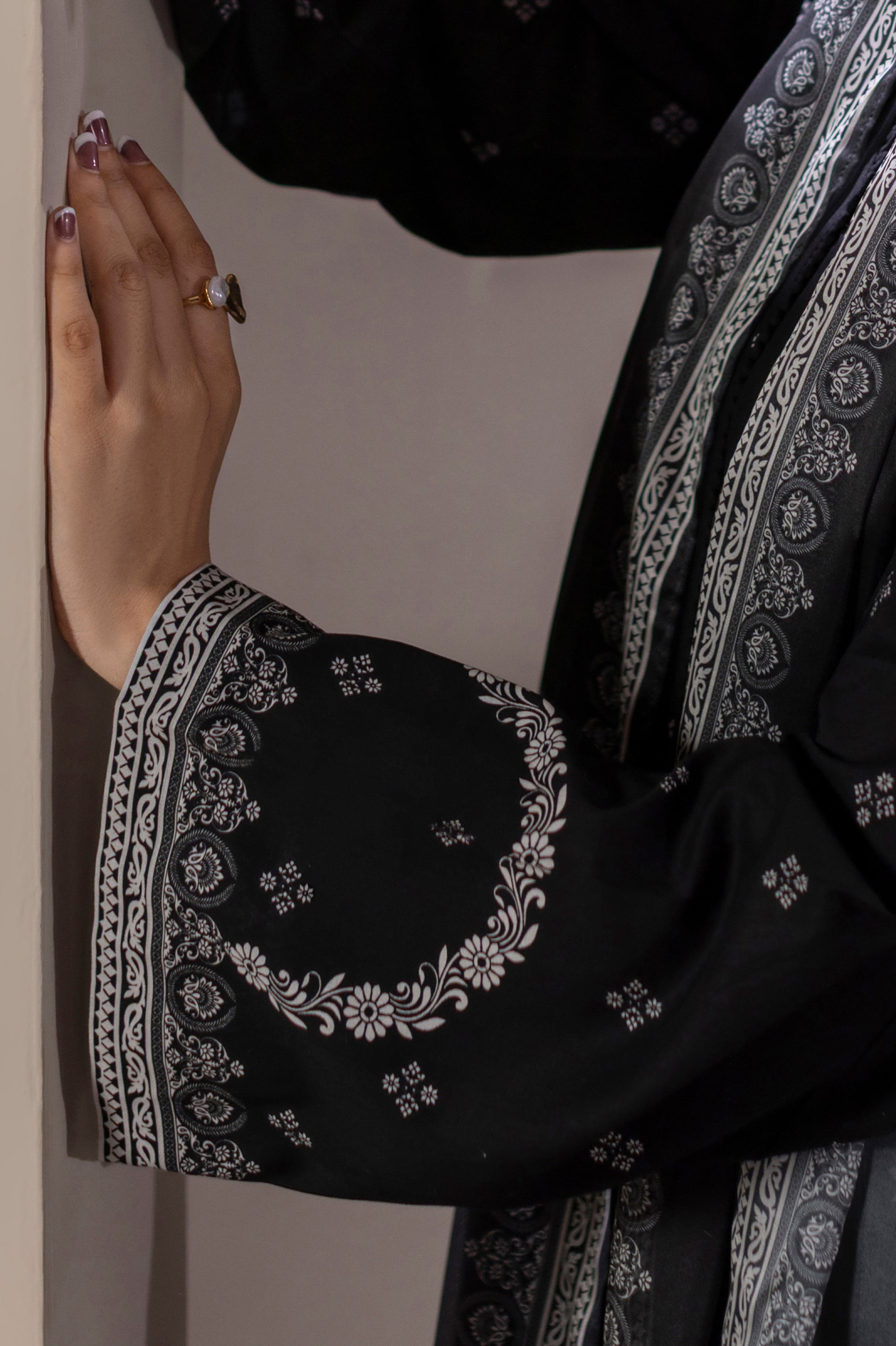 Black Embroidered Cotton Suit 01 – view 4