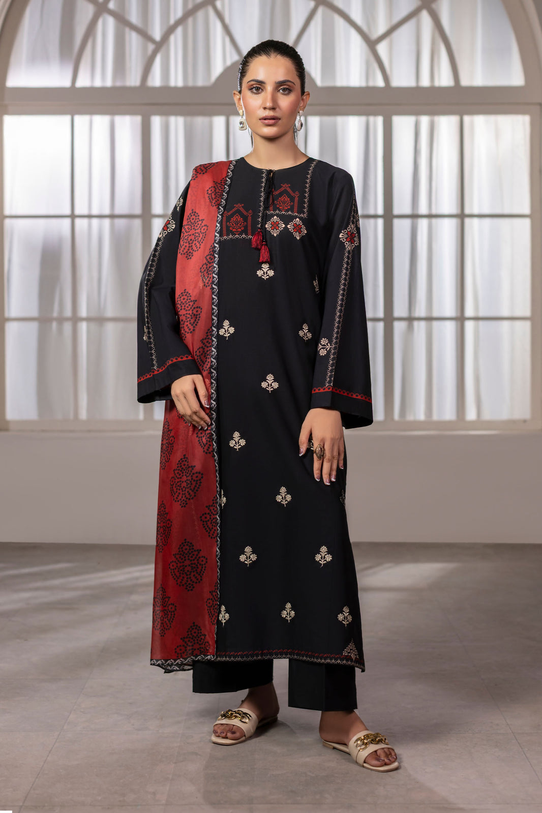 Black Embroidered Cotton Suit 02