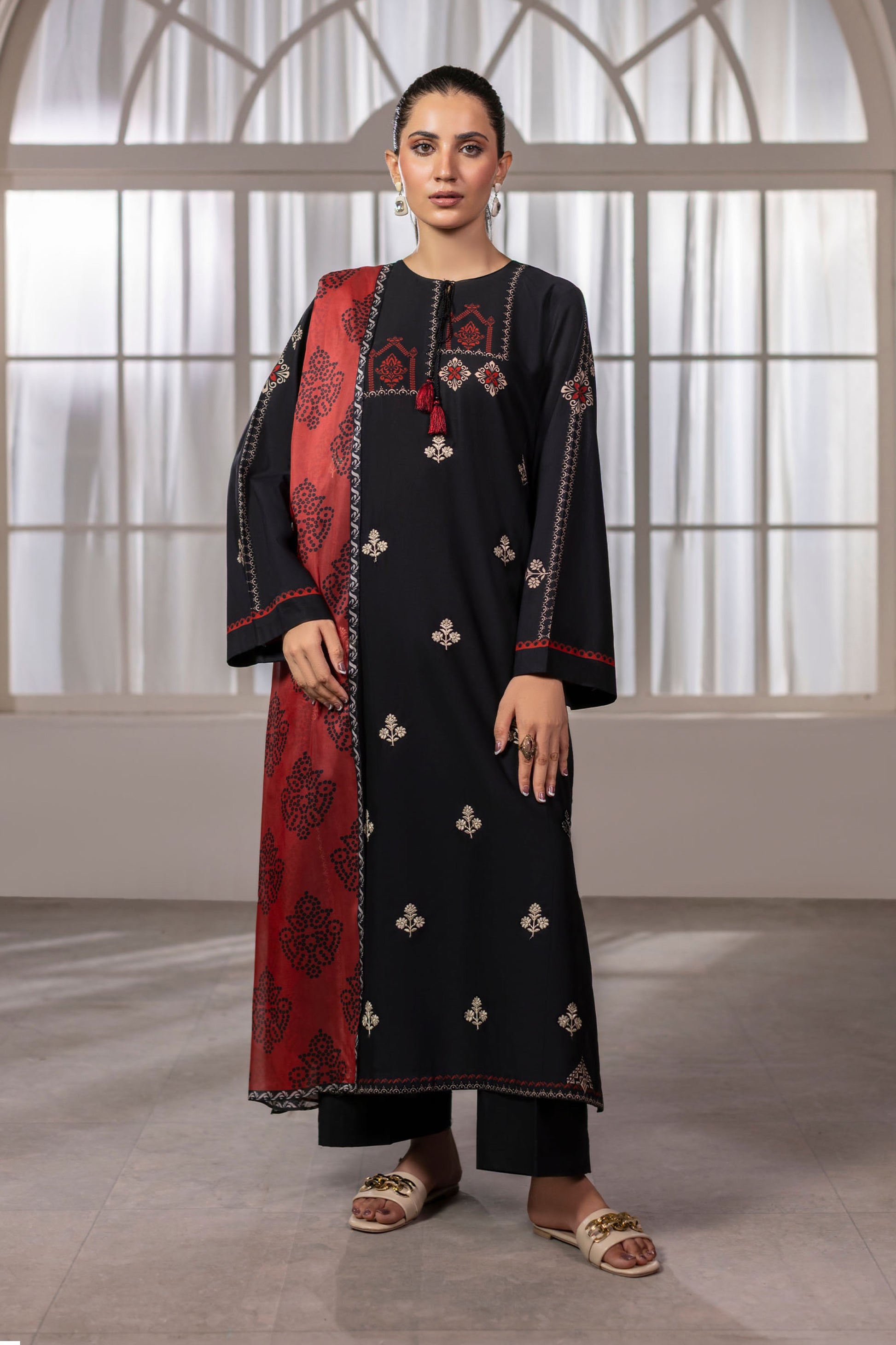 Black Embroidered Cotton Suit 02