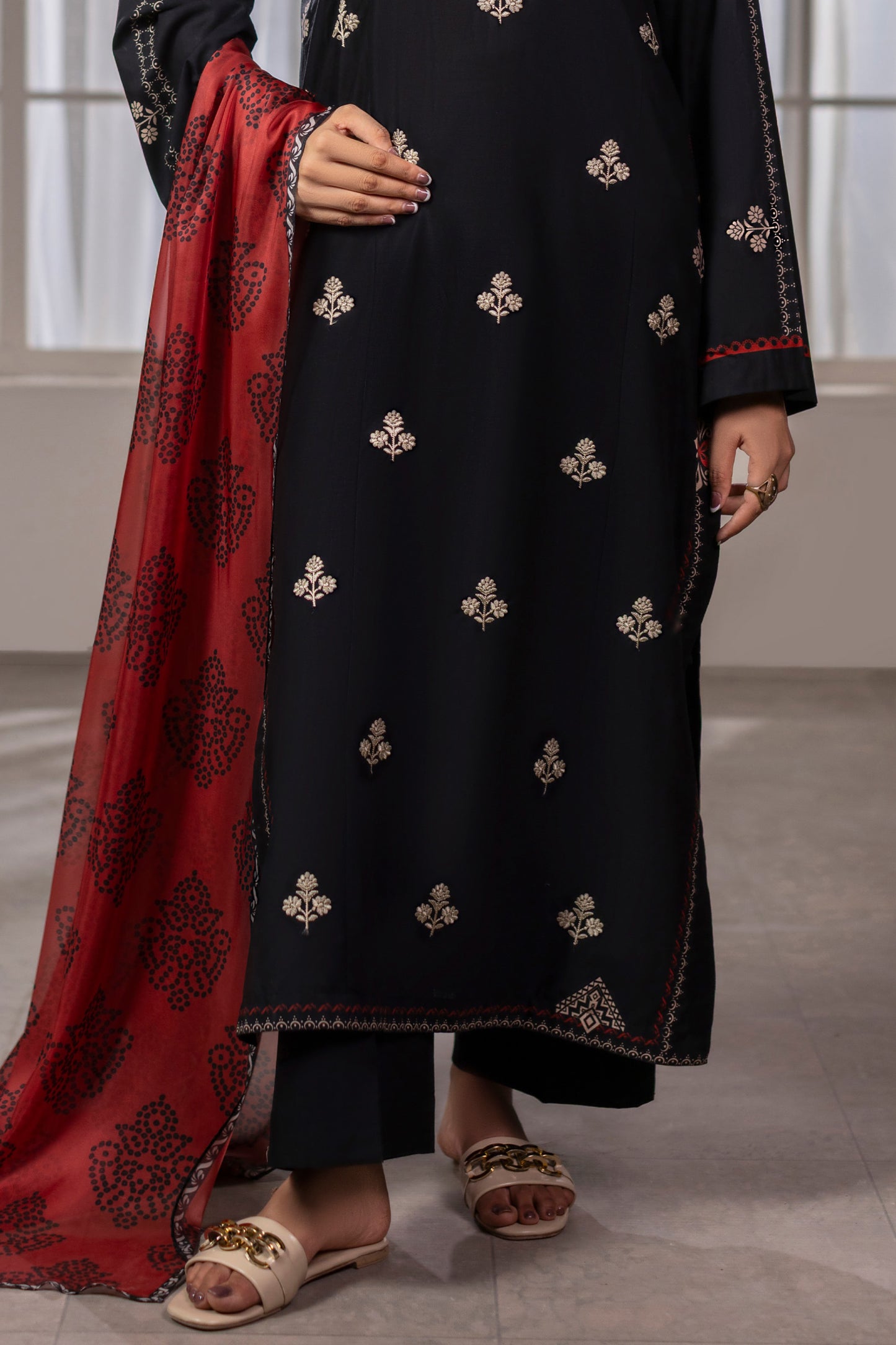 Black Embroidered Cotton Suit 02 – view 5