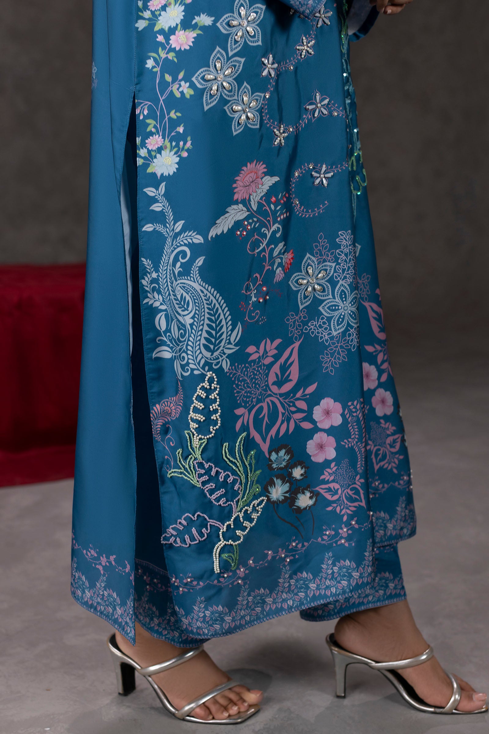 Serene Glow Shamoze Silk Suit – view 3