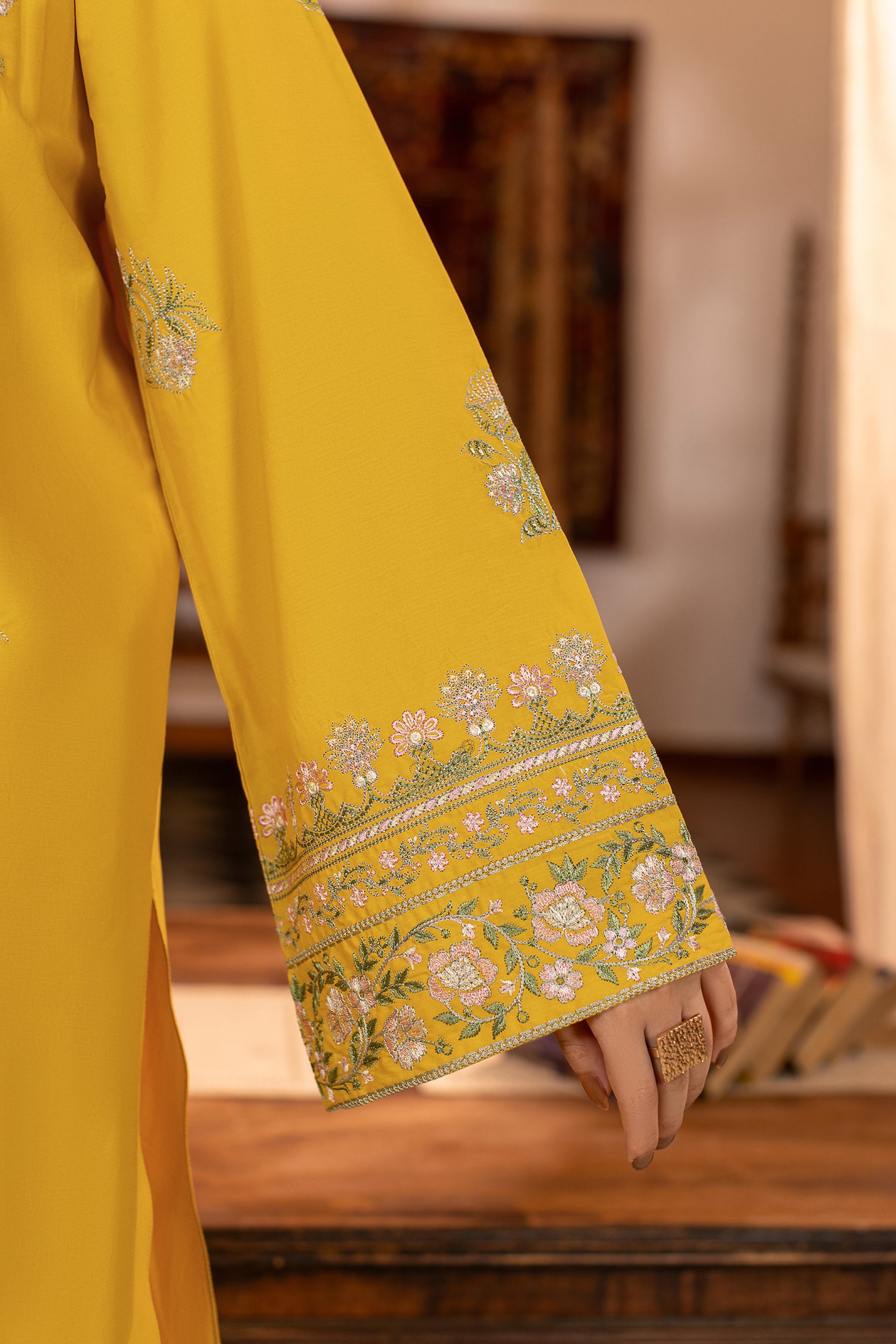 Sunlight Embroidered Cambric Cotton Suit – view 4